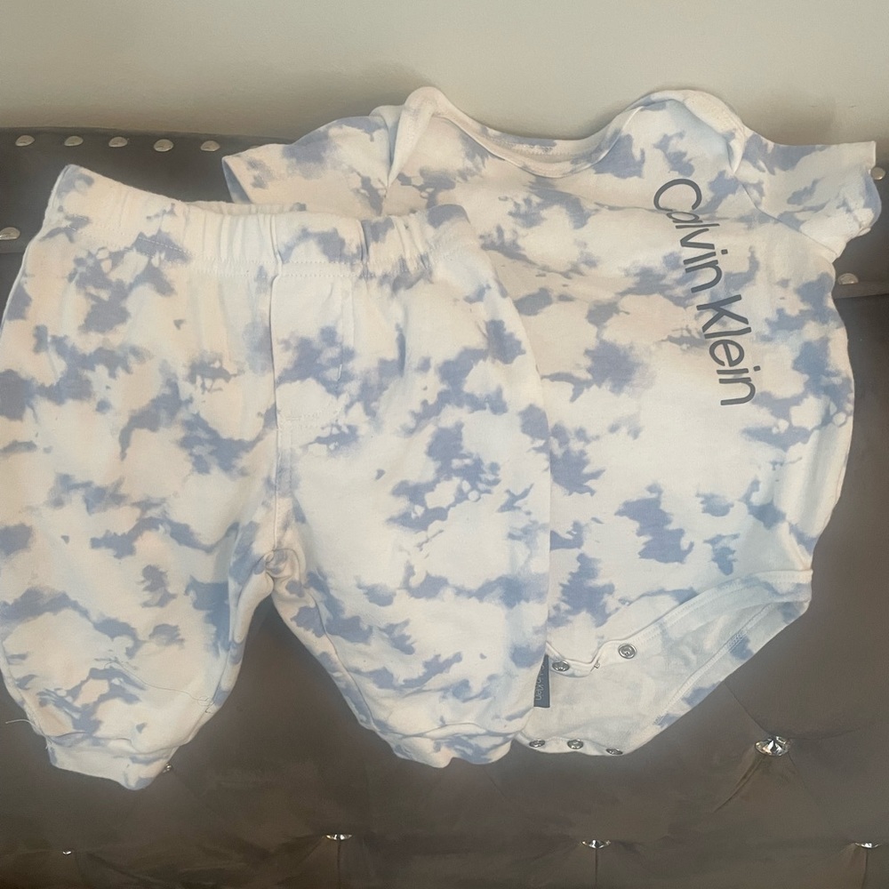 Calvin Klein set 3-6months